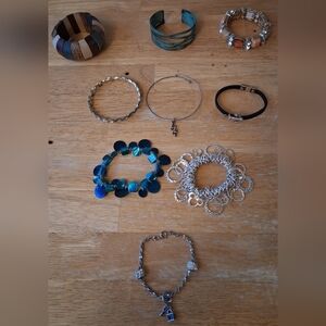 EUC Lot Of 9 Variety Business Casual Adjustable Costume Bracelet Bangle Jewelry